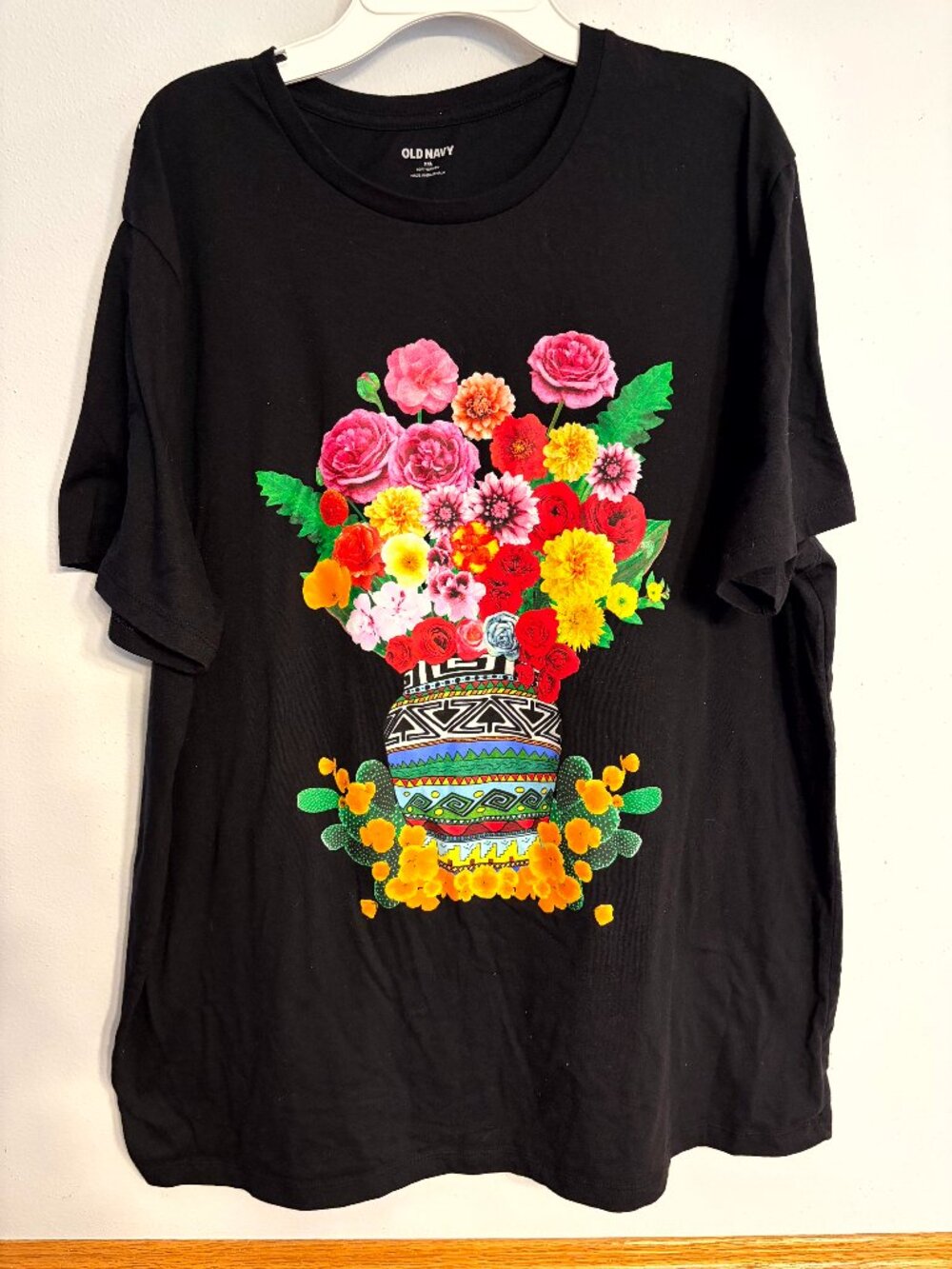 Old Navy women's Short Sleeve T-shirt Black Large colorful Floral Print Size XXL